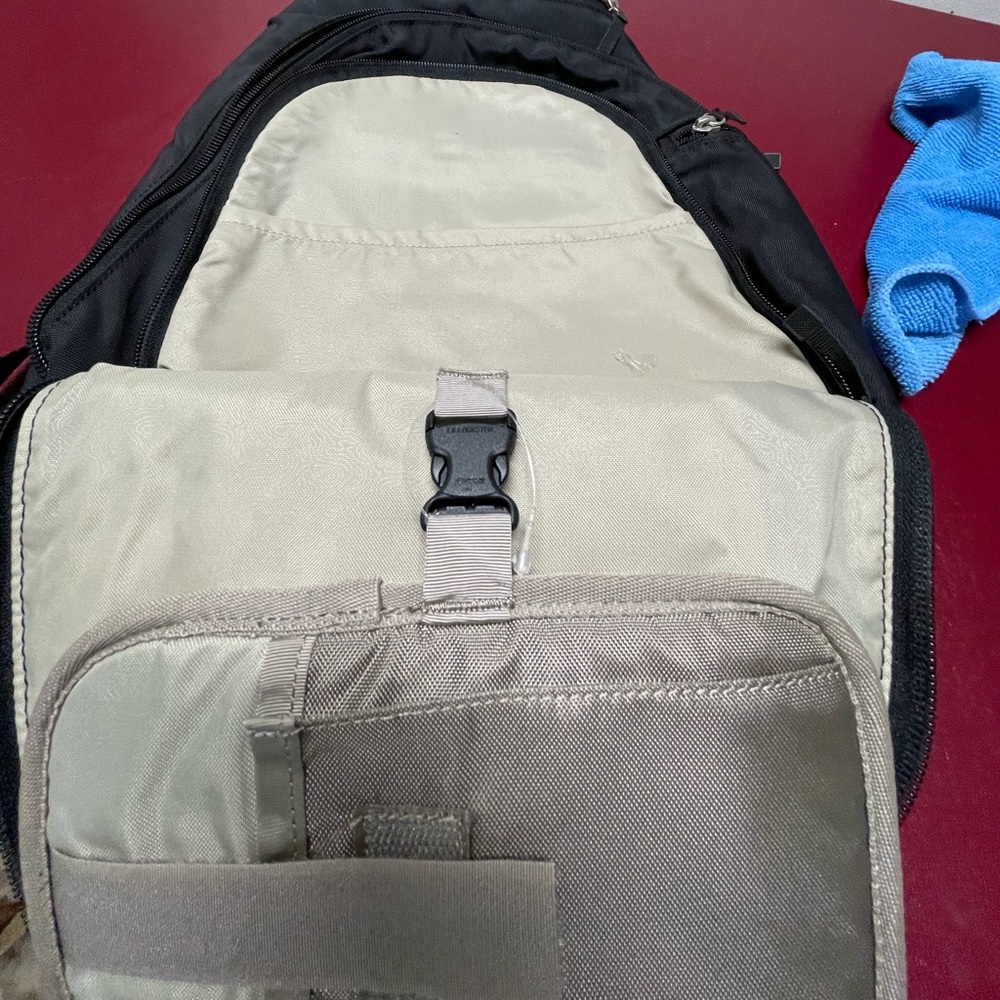 REI TRAVEL PACK - Picture 8 of 11